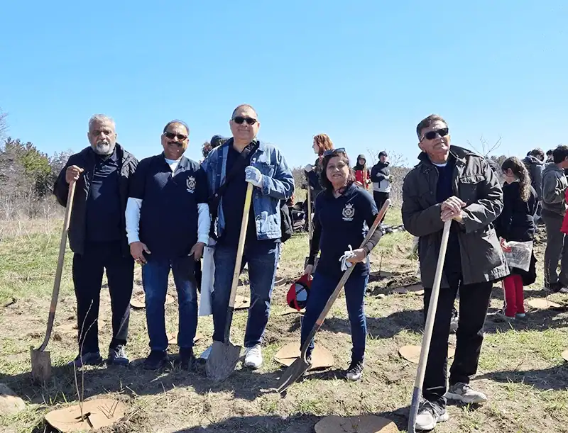 Markham Elite Lions Club at Share and care Food Bank